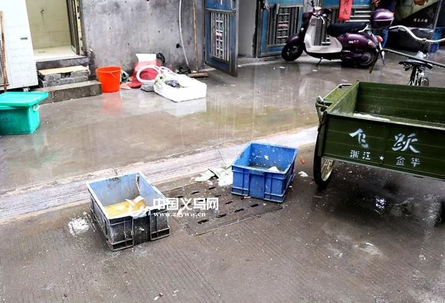 将污水排入雨水管网中，义乌两家餐饮店分别被罚两万元