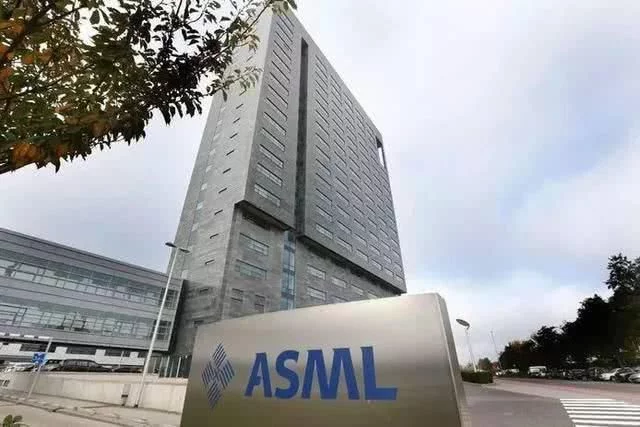 荷兰ASML公司再次失约可中芯却早已绕开了光刻机