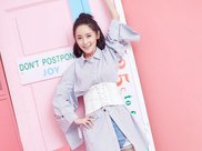 张雪迎穿无袖装手臂没有赘肉,露出小蛮腰,“腰精”称号不是吹的