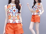 祝绪丹的裙子亮了，拿透视薄纱当衣服，锁骨瘦成“一”字好抢眼！