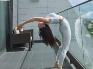 你有多久没仔细欣赏过女人的背影了？那就进来养养眼吧