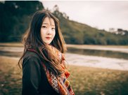 街拍：成熟的女人最让人心动，束身衣裹出丰满身材