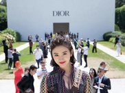 迪丽热巴终于扎起了无刘海高马尾!吊带裙超清纯,这个造型不错哦