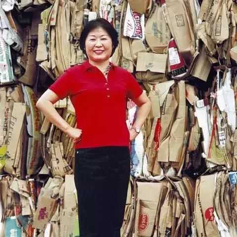 致敬伟大商界女性 | 靠收废品成女首富,她如何实现逆袭?
