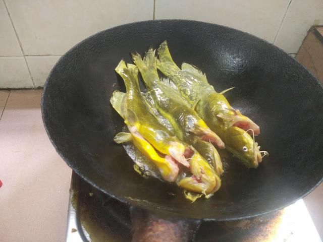 红烧黄骨鱼的家常做法 黄丫头怎么做才好吃