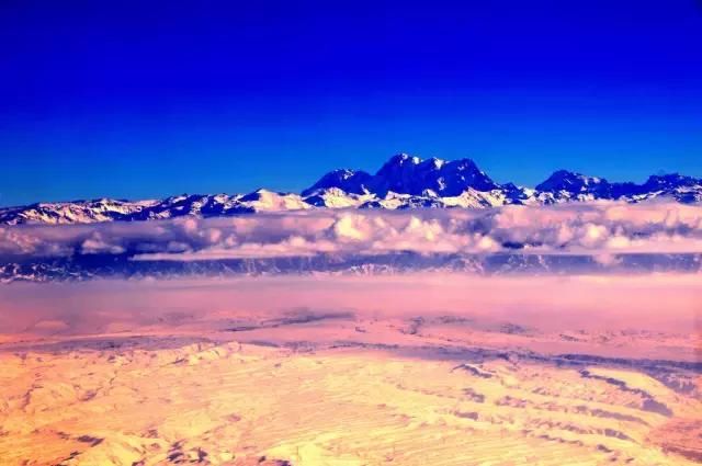 新疆有座被众人膜拜3000多年的神山，美的逆天了！