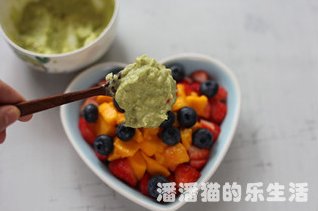 牛油果酱水果沙拉