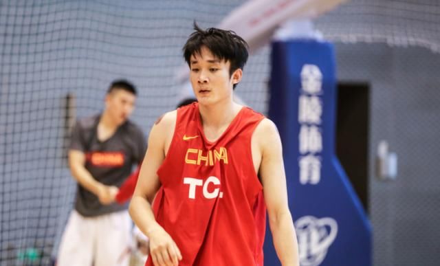 中国男篮热身赛击败芬兰 丁彦雨航与周琦合砍