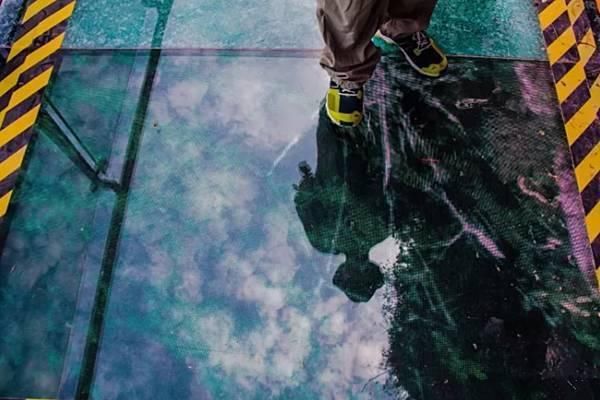 终于来了!浙江最长高空玻璃栈道开放!敢走我敬你是条汉子!