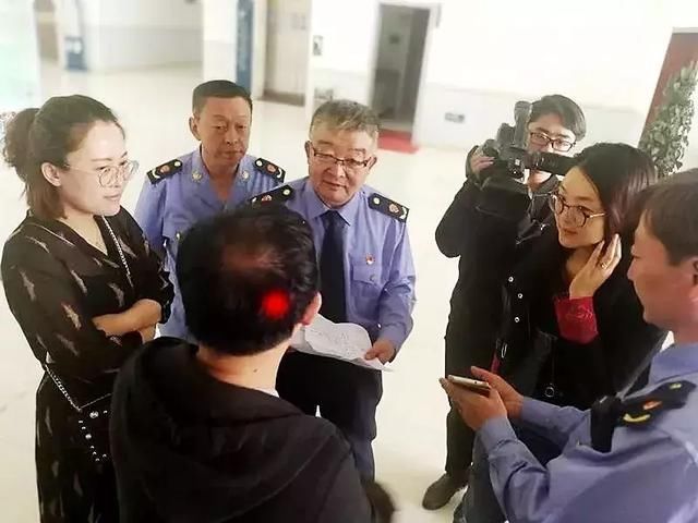 网红“卧底”局长再出手 拆穿“专家公益讲座”新骗局！