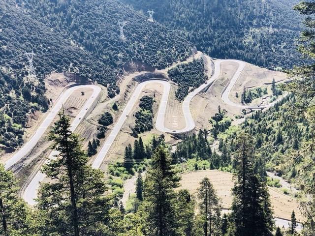 想从成都租一台越野车一路到拉萨还车大概要多少钱呢？