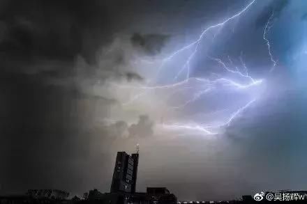 福州凌晨强降雨一小时下了670个西湖?