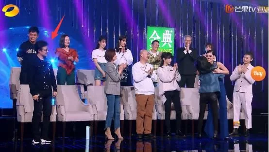 澳门金沙网站:当洪涛念出第三名张韶涵的名字时 澳门金沙网站:当洪涛念出第三名张韶涵的名字时