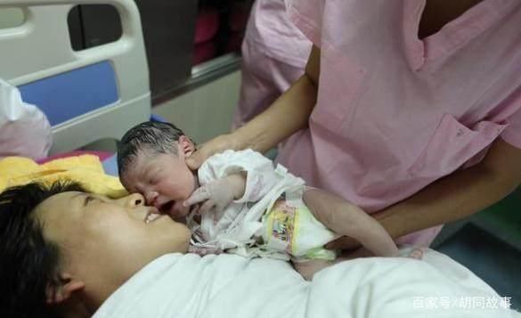 我坐月子婆婆逼我喝凉汤，我做一事后，婆婆再也不敢欺负我