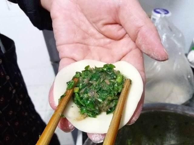 这菜叫神仙草，用它包饺子比白菜韭菜好吃太多，肉馅都和它没法比