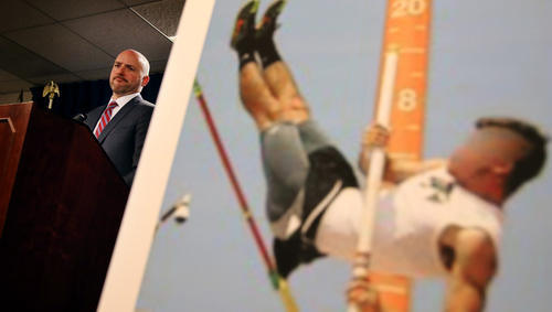 美国曝出史上最大招生舞弊案,中国学生如何从