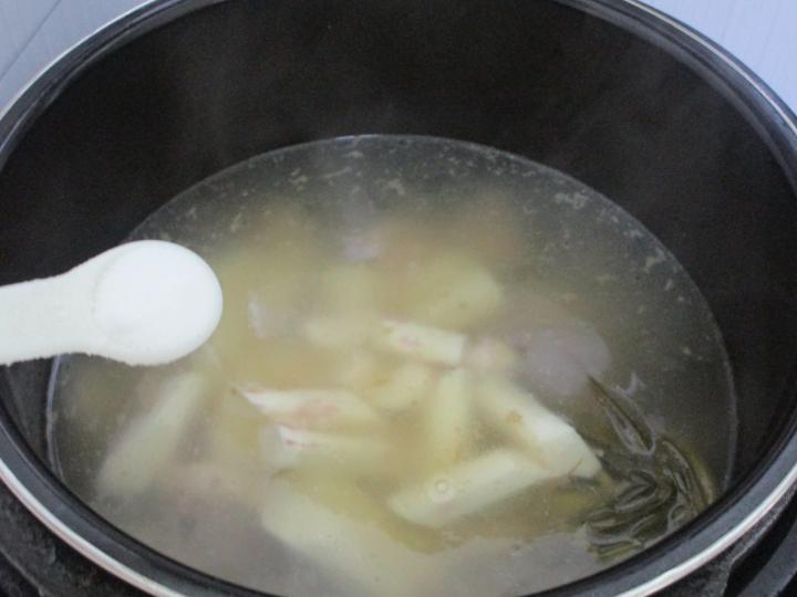 天太热,要喝这道汤,鲜美不油腻,健脾润肺,对身体