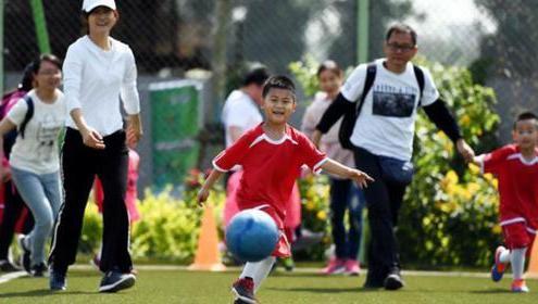 从娃娃抓起!中国足球协会启动幼儿足球普及工