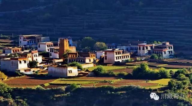 甘孜十八县：手中的佛珠——乡城