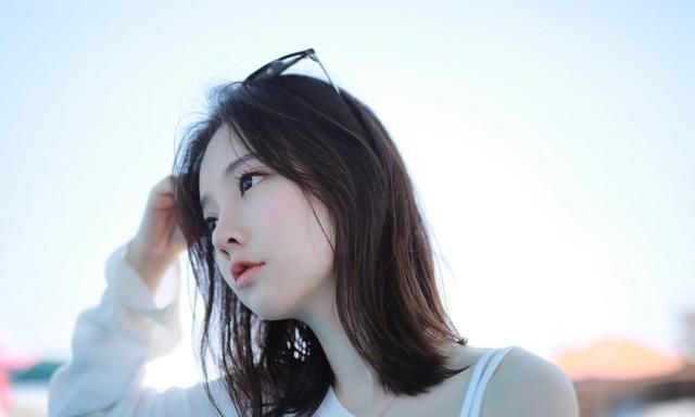 冯提莫跟哪里签约了