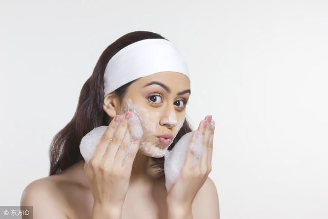 初期痤疮的症状有哪些?最为主要的几大针对于