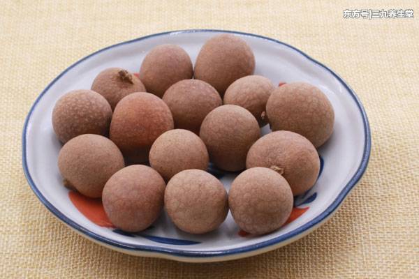 什么是龙眼肉的功效与作用 t01039bf358b6d316f4.jpg