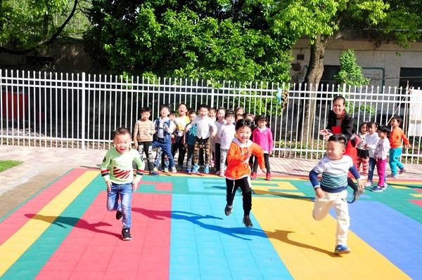 迎江区长风中心幼儿园获评市一类幼儿园