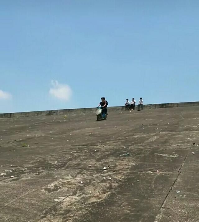 没有参加中考的小男孩,给我发来几张图,这也算