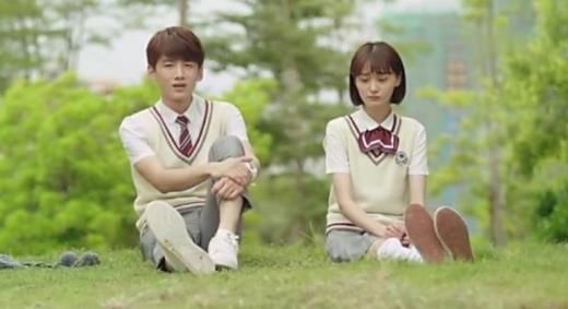 《青春斗》郑爽造型被嘲难看,她却采访自曝50