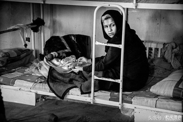 伊朗为女囚举行临时结婚,狱卒扮演丈夫将处女破身后执行死刑