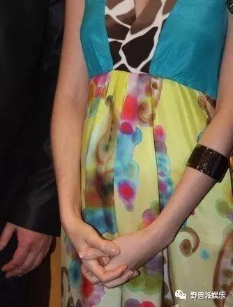 这桩9年前的代孕悬案还没破解吗?当事人又出来否认了……