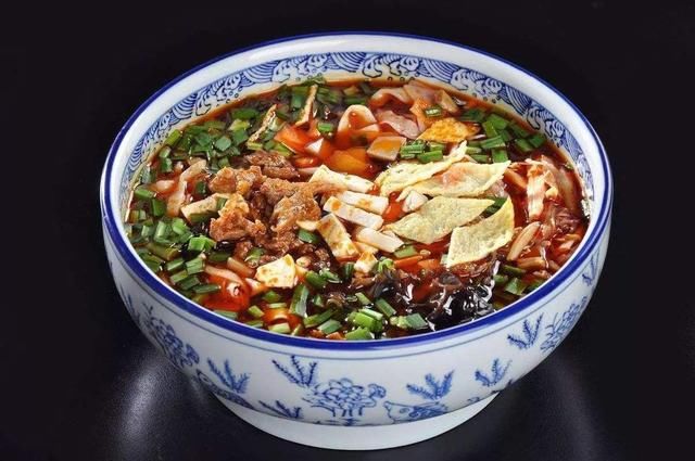 油泼面家常做法肉臊子 t010588fb7e35962aad.jpg