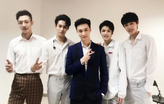 坤音四子的逆天资源,拿下了原本NPC的美图代