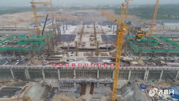青连铁路青岛新西站提前2天完成高架层混凝土浇筑