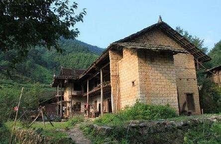 农村户口在城里买房,还能继承农村的房子吗?不