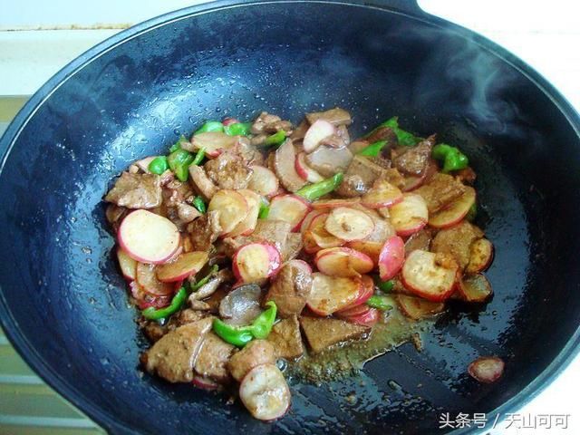 大多数人不爱吃这菜,做好了,又嫩又下饭,常吃能保护眼睛