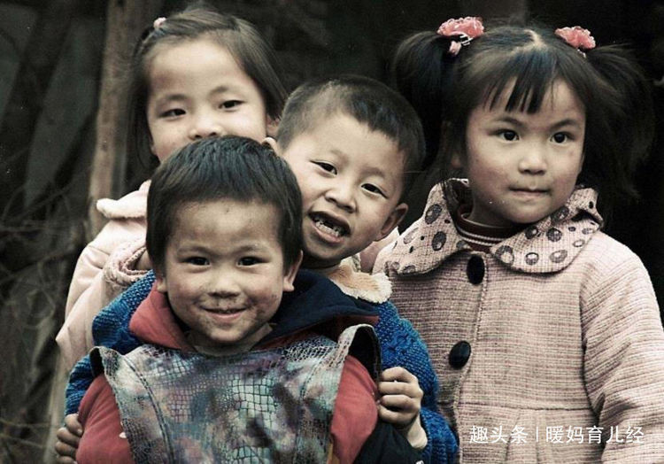 一个小男孩的孩子