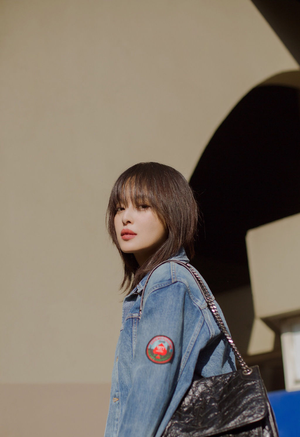 女演员辛芷蕾成熟性感巴黎街拍写真细菌性感冒需要消炎吗图片