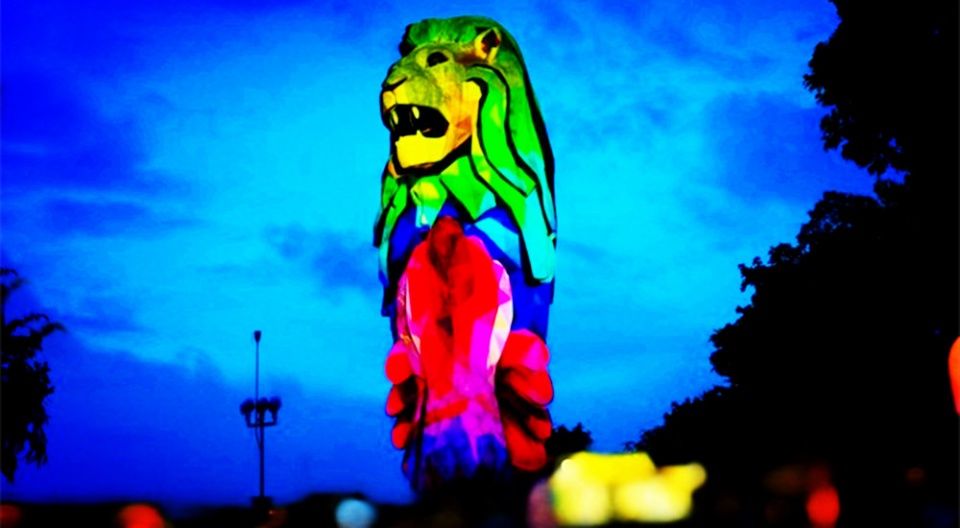 站在新加坡“圣淘沙岛”上，谁在“窥视”我们美丽的南海!