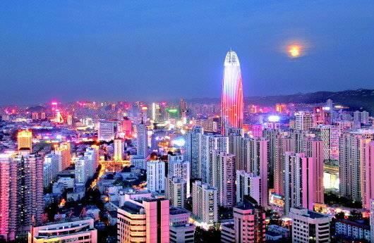 产业引领促发展