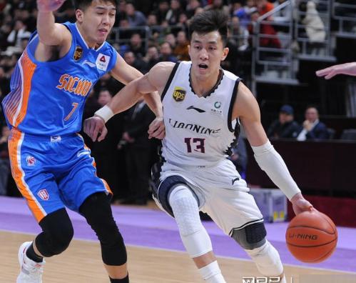 辽宁大胜获22连胜纪录,广东辽宁锁定季后赛席