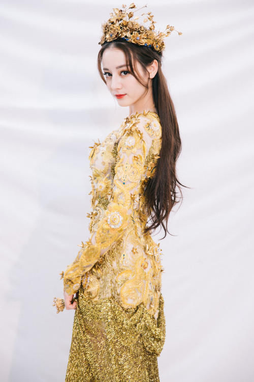 金鹰女神再生悬念，宋茜票数直追谭松韵有望反超，谭松韵或成为下一个杨紫