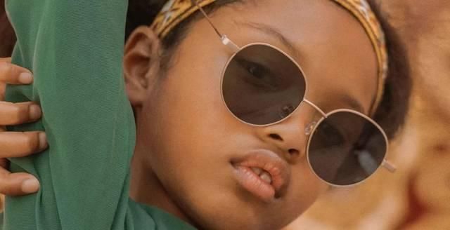 没近视的人戴的眼镜