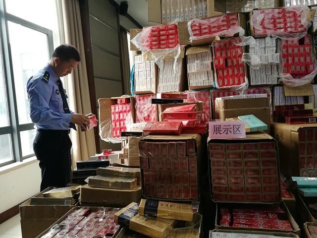假烟堆积如山!嘉兴公安通报打击食药环犯罪系