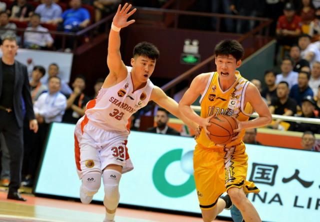 新赛季CBA球队实力排行榜 一豪强实力无限接