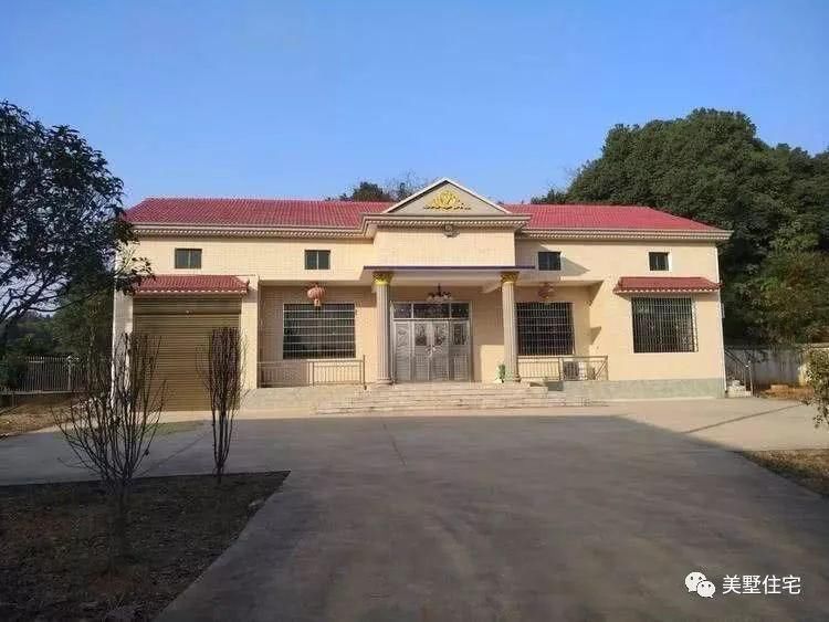 回家路上，一路看到的农村自建房，让我觉得自己走进了土豪村