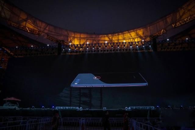 坚果R1疯狂堆料,演示TNT工作站状况频出 发布