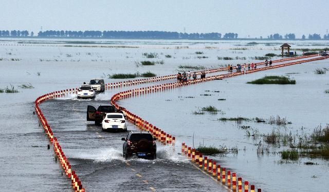 中国有条最任性公路，一言不合就沉入水底最美水上公路