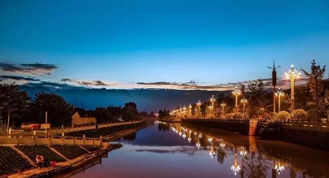 比都江堰还牛！成都南边这个小城，美景美食冷门到极致，1.5h到！