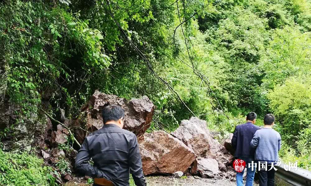 四川遭遇暴雨 多地出现灾情